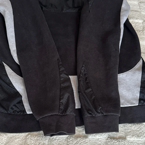 Jacket - Picture 11 of 16